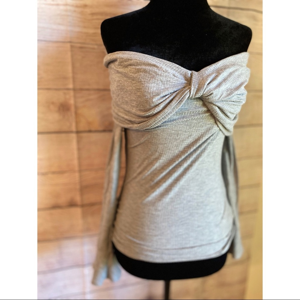NWT Off Shoulder Gray Bow Knot Bell Sleeve Top S